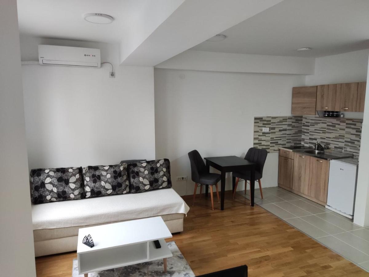 Sarah - City Apartment Szkopje Kültér fotó